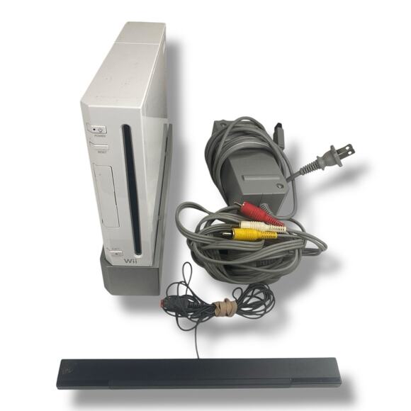 Nintendo Wii Bundle [RVL-001] With All Cords & Sensor Bar Tested Working